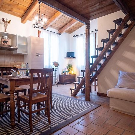 Il Castellaro Bed & Breakfast Borghi Luaran gambar