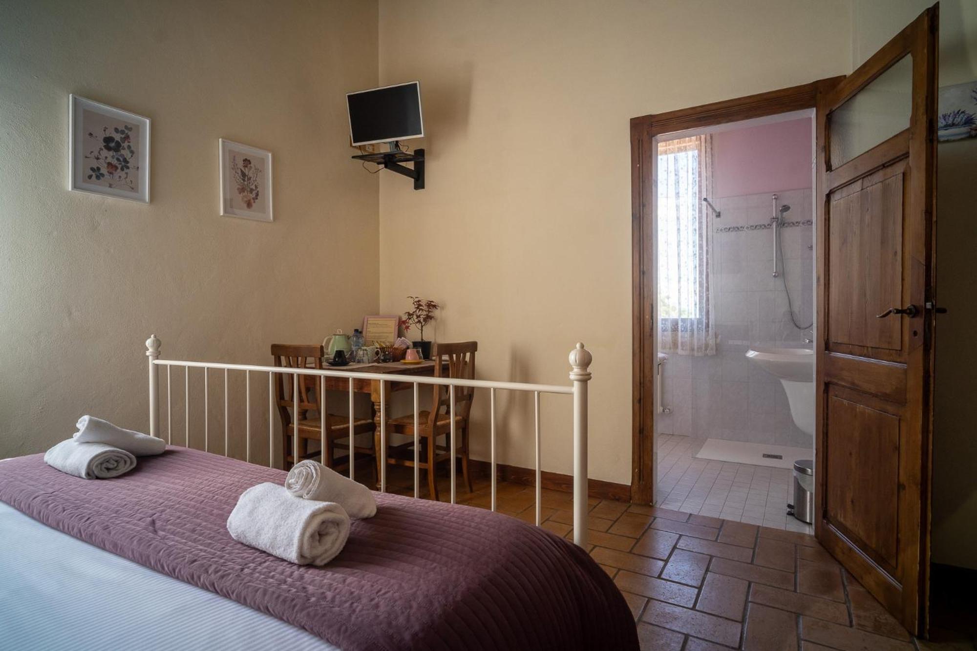 Il Castellaro Bed & Breakfast Borghi Luaran gambar